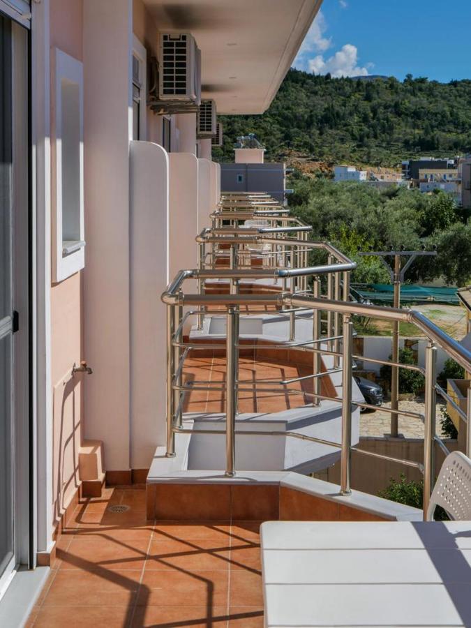 Himara Royal Hotel Екстериор снимка