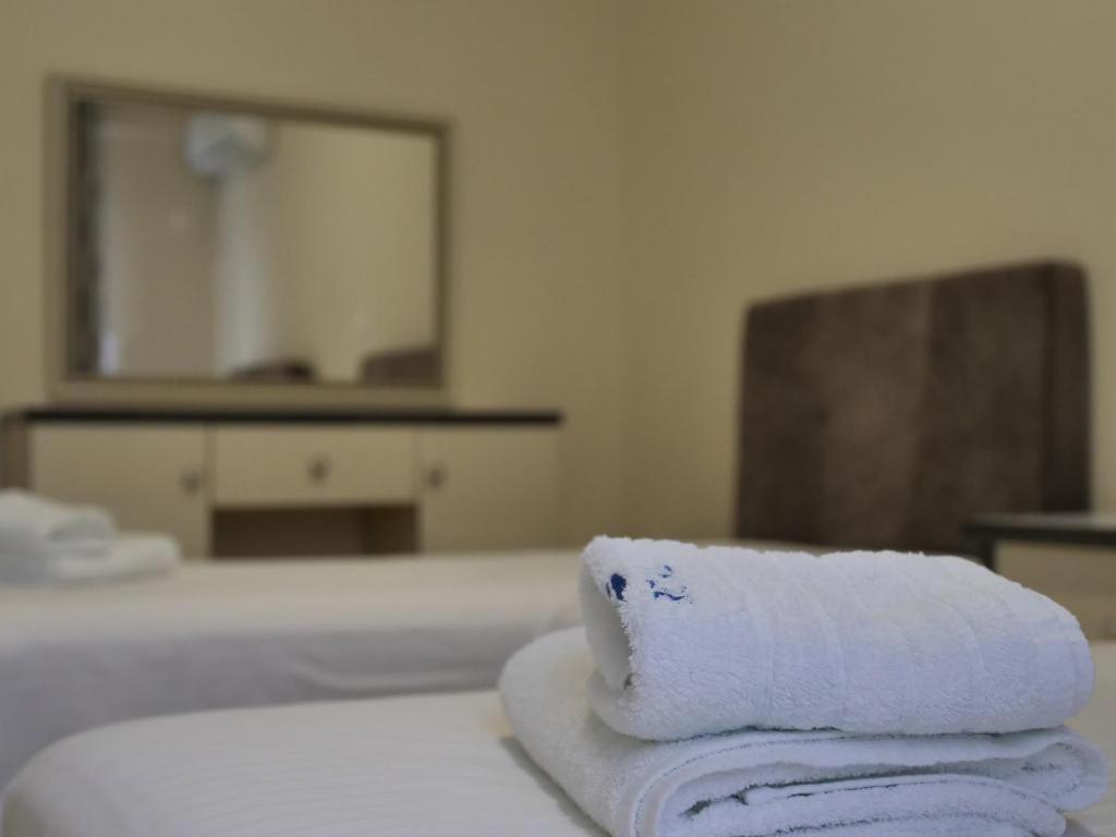 Himara Royal Hotel Екстериор снимка