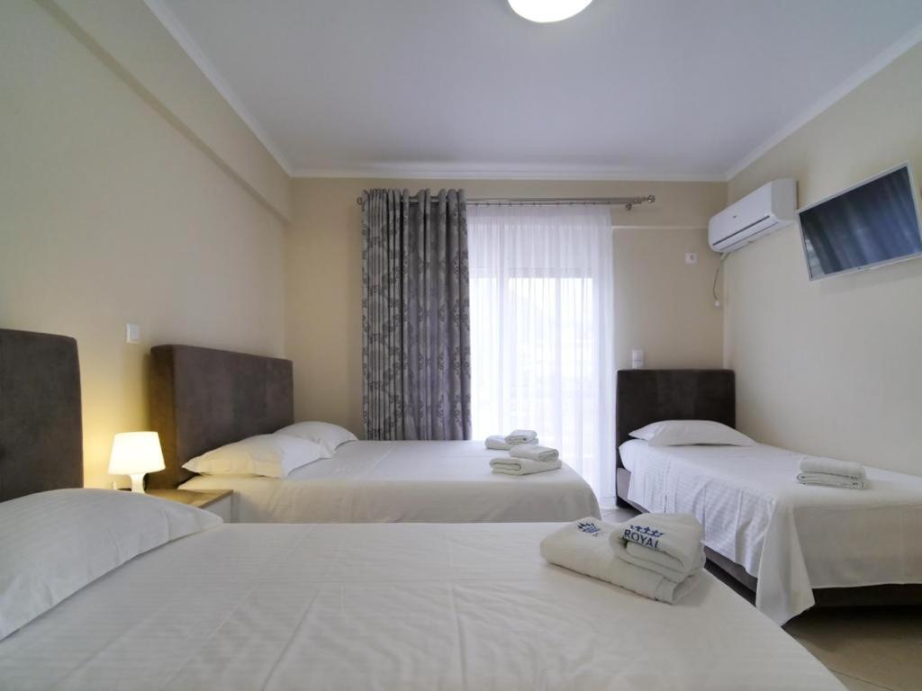 Himara Royal Hotel Екстериор снимка