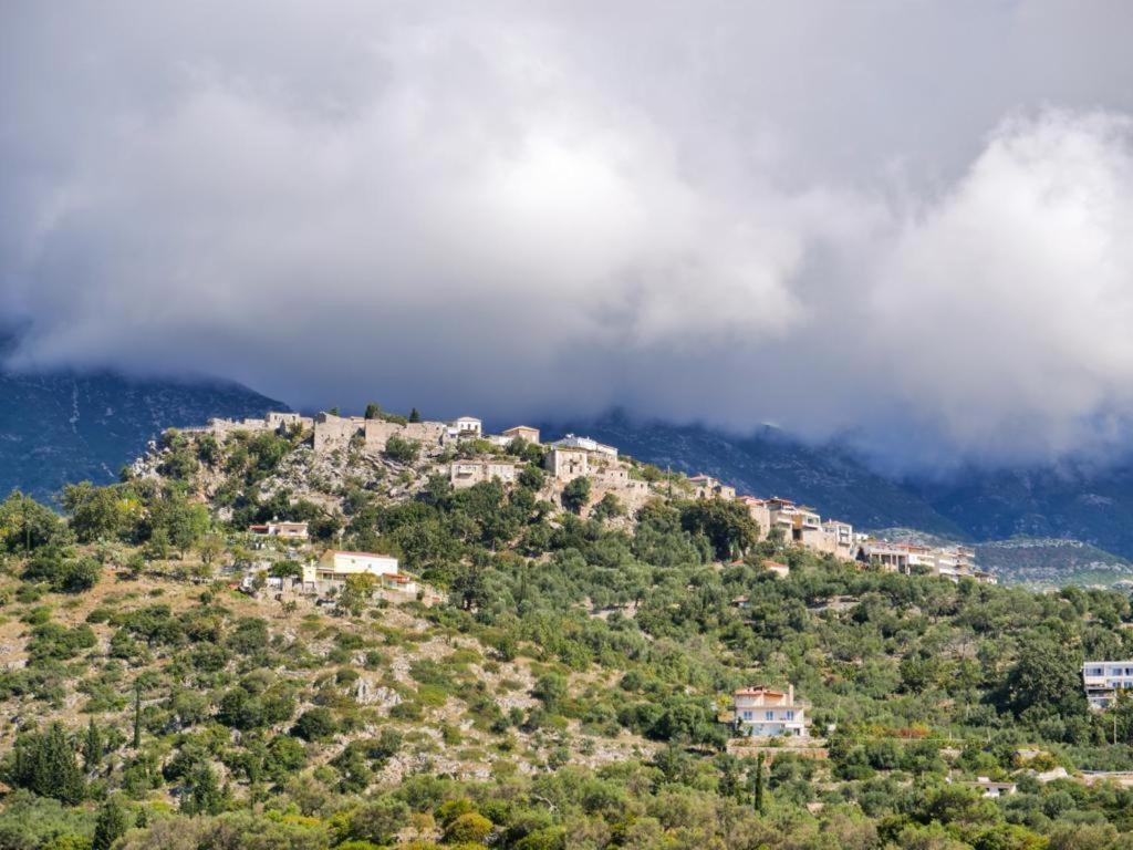 Himara Royal Hotel Екстериор снимка
