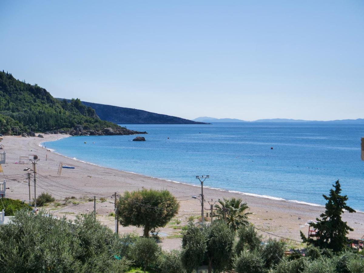 Himara Royal Hotel Екстериор снимка
