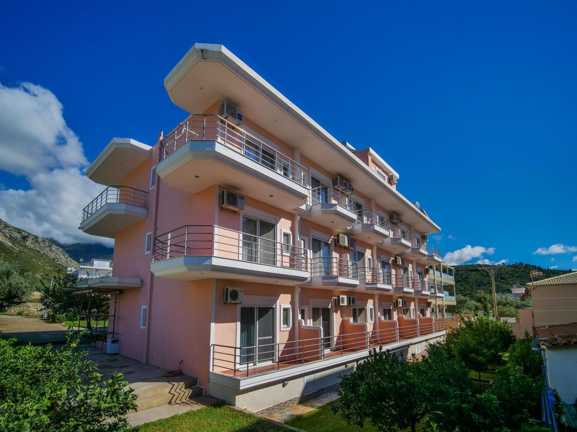 Himara Royal Hotel Екстериор снимка