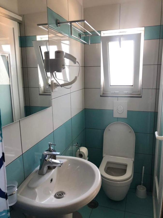 Himara Royal Hotel Екстериор снимка