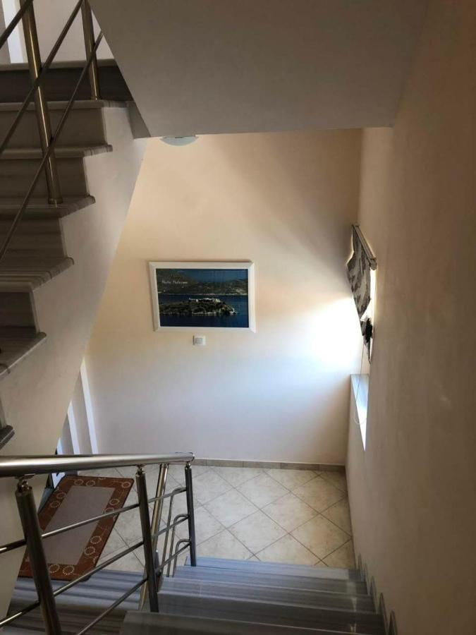 Himara Royal Hotel Екстериор снимка